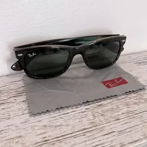 Ray-Ban | Accessories | Nwot New Wayfarer Rayban Tortoise  display picture 1